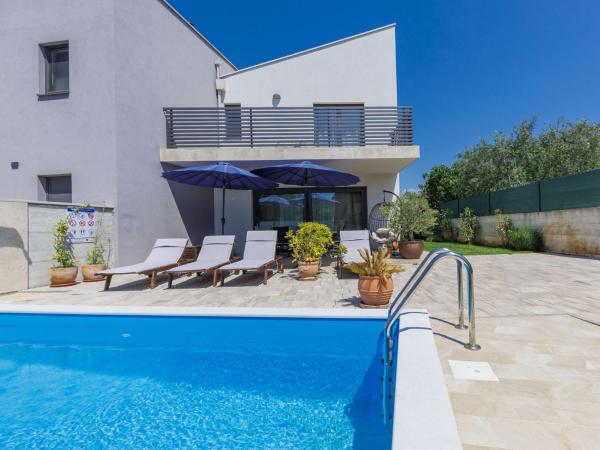 Holiday Home Villa Leonardo By Interhome - Funtana