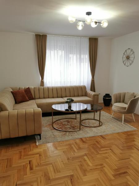 På billedet ses objektet Family apartment Tuzla (100 m2) beliggende i byen Gornja Tuzla.