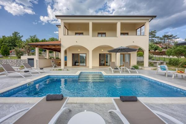 A la foto es mostra l'objecte Holiday Apartment Aida with Private Pool situat a la ciutat de Brest.