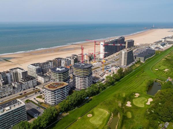 På bildet vises objektet Lichtrijk 2-slaapkamerappartement met zeezicht en gratis parking som ligger i byen Oostende.