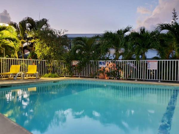 Fotografie 3: T3, piscine, Plages et commerces à pieds sur la Marina