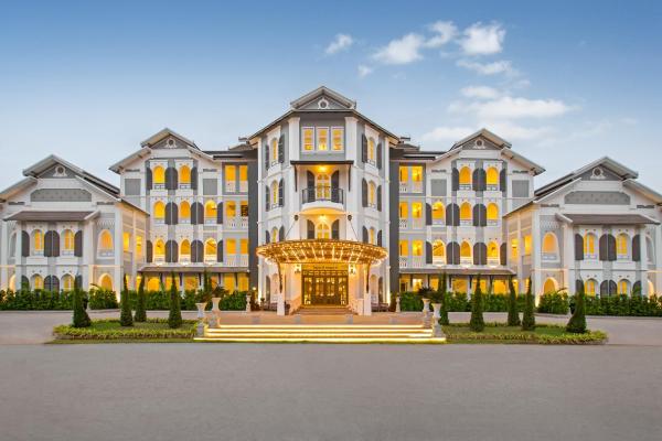 På billedet ses objektet Le Thatluang D'oR Boutique Hotel beliggende i byen Vientiane.