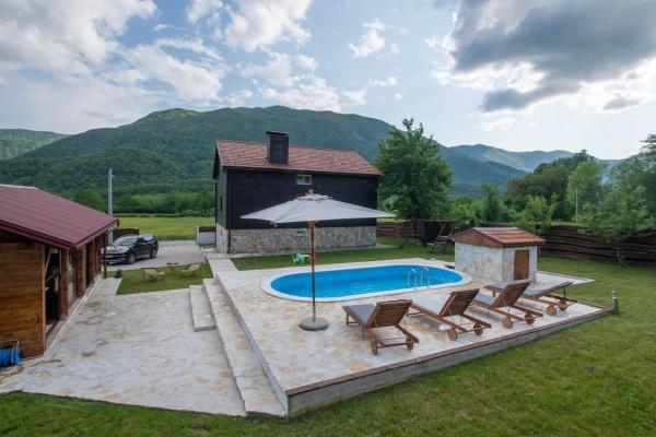 A la foto es mostra l'objecte Nina Holiday Home with a heated pool situat a la ciutat de Brušane.
