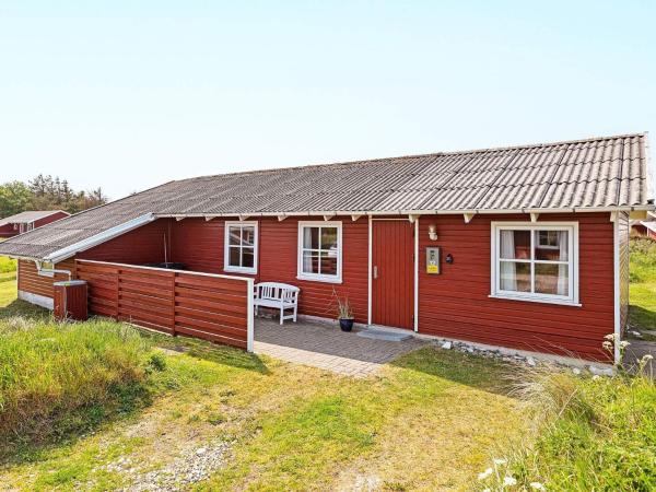 Three-Bedroom Holiday home in Frøstrup 1