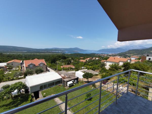 På billedet ses objektet Pocanic Apartmani beliggende i byen Kavač.