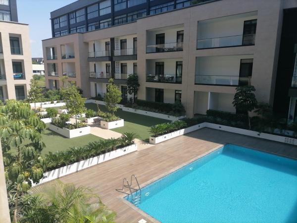 Embassy Gardens, Akra