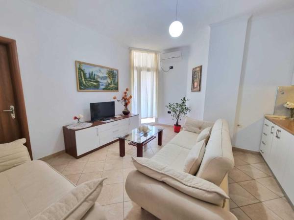 A la foto es mostra l'objecte Friendly Apartment Golem situat a la ciutat de Golem.