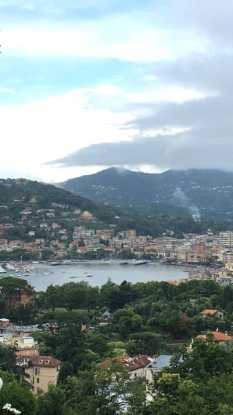 Nella foto è visibile l'oggetto Casa Oliveta situato nella città di Rapallo.