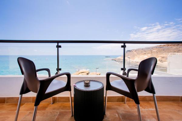A la foto es mostra l'objecte Apartments La Caleta Sunrises situat a la ciutat de Adeje.