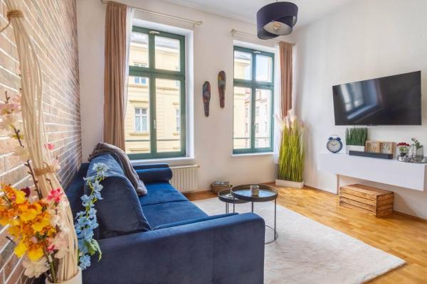 working place, Netflix, 4k TV, heart of Leipzig, Lipsko