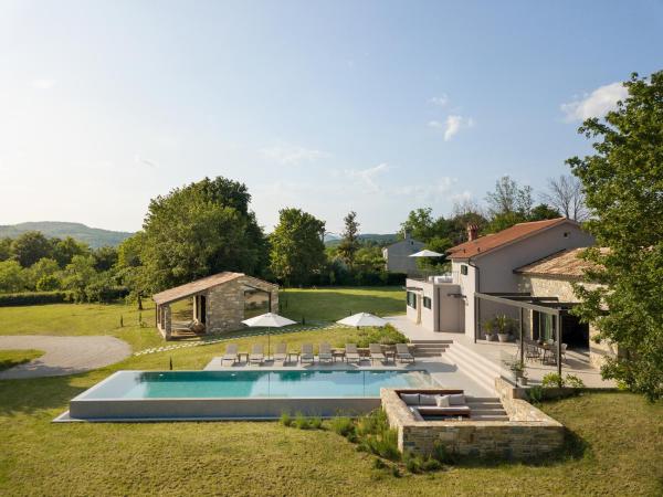 På billedet ses objektet Stone House Baracchi beliggende i byen Lanišće.