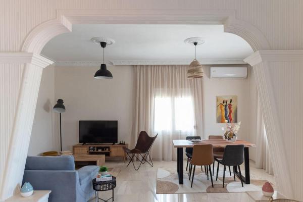 A la foto es mostra l'objecte Katofli Slow Living situat a la ciutat de Arónion.