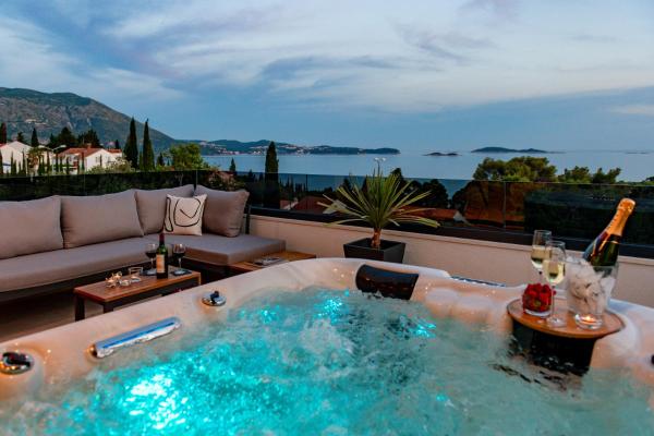 A la foto es mostra l'objecte K&N LuxApartment - Jacuzzi and Magnificent Sea view situat a la ciutat de Mlini.