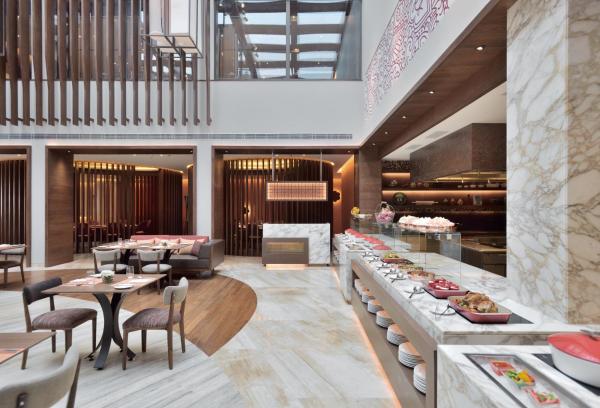 A la foto es mostra l'objecte Courtyard by Marriott Raipur situat a la ciutat de Phundardih.