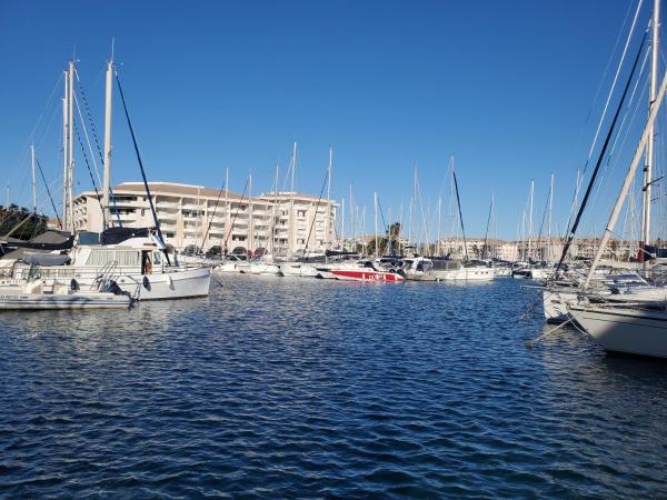 A la foto es mostra l'objecte OPEN, Grand T2, 47m2, 6 couchages, 2 salles de bai situat a la ciutat de Fréjus.