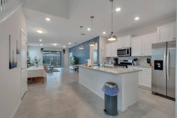 Bilde 2: Pool, Family-friendly - World Class, Modern Home