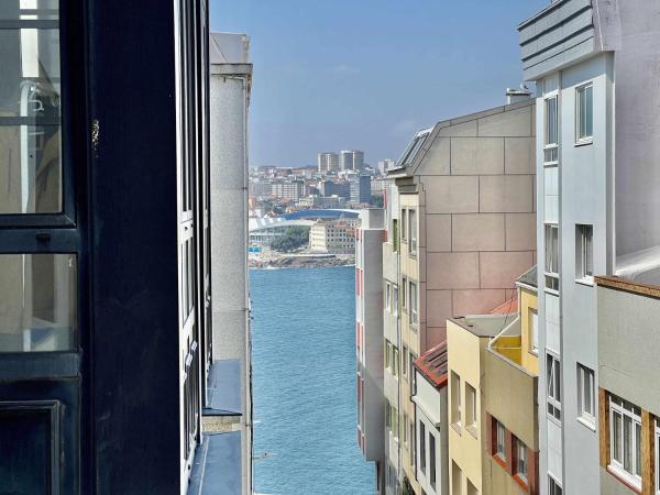 På billedet ses objektet Green Door Coruña beliggende i byen La Coruña.