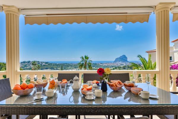 A la foto es mostra l'objecte Villa Colina del Sol situat a la ciutat de Calp.