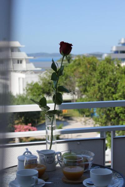 A la foto es mostra l'objecte Charlie Apartments situat a la ciutat de Vodice.