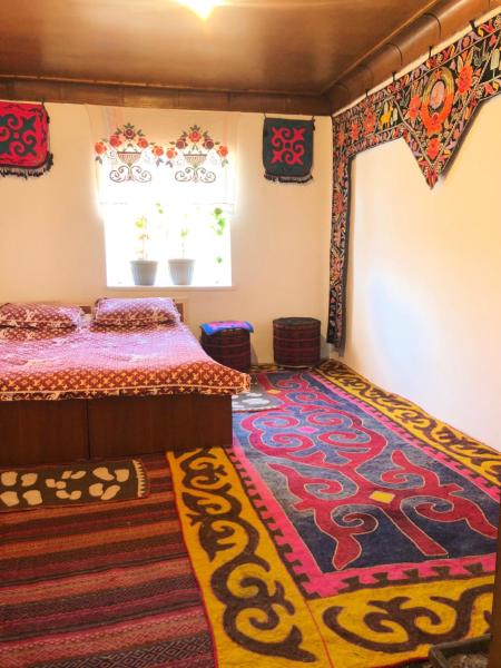 Na zdjęciu widoczny jest obiekt Tilek Guest House położony w mieście Kodzhokëlʼ.