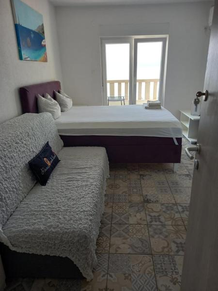 Op de foto is het object Bájo Apartmány te zien, gelegen in de stad Porat.