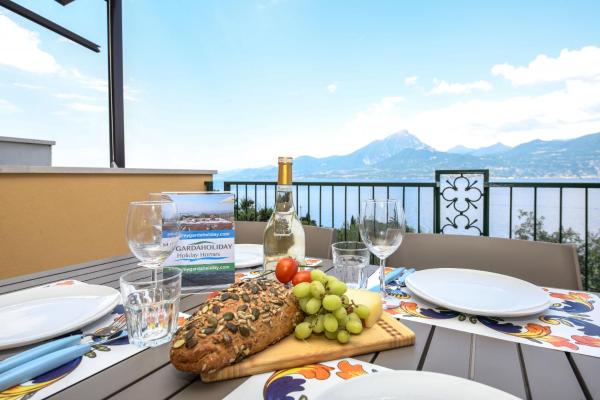 A la foto es mostra l'objecte MGH - Pai Superior Apartment Ora situat a la ciutat de Torri del Benaco.