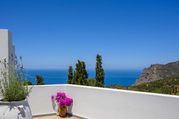 写真にはシティア市にあるManolis Houseが写っています。