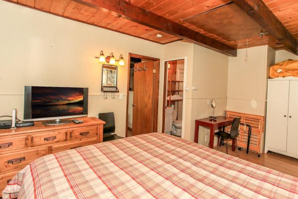 Billede 8: Cottage in the Pines - Great place to stay and close to everything! With Slope views!