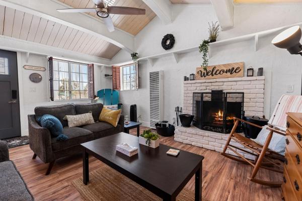 Little Loaf Lodge - Cute And Cozy Mountain Getaway! - Big Bear, CA