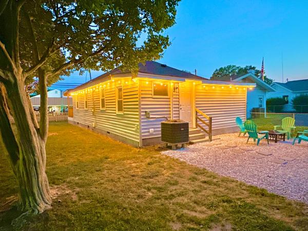 Bilde 3: Cottage in Heart of Colonial Beach, 7 Mins Walk to the Beach