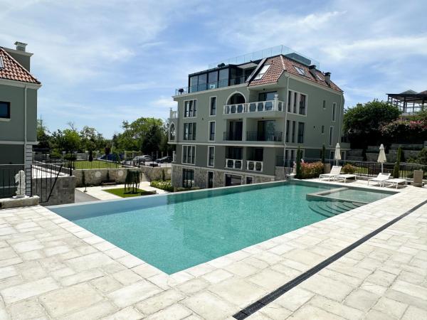 Mediterranea Complex - LUXURY APARTMENT WITH SEA & POOL VIEW!, Warna