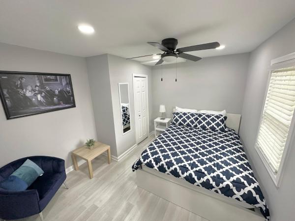 Bilde 9: Cottage in Heart of Colonial Beach, 7 Mins Walk to the Beach
