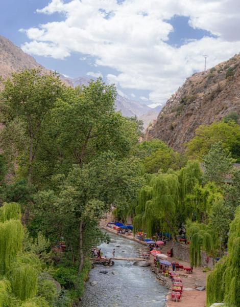 Auf dem Foto ist das Objekt Hôtel Restaurant ASGAOUR in der Stadt Aguim zu sehen.