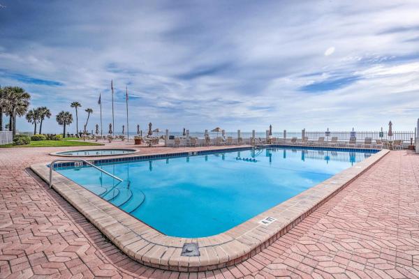 A la foto es mostra l'objecte Balcony w/ Ocean Views: Daytona Beach Studio situat a la ciutat de Daytona Beach.