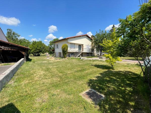 Na fotografii je vidět objekt Maison individuelle avec grand jardin nacházející se ve městě Flainval.