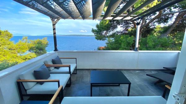 På billedet ses objektet Nautilus-Bay Holiday home with 5 rooms, on the beach, for 2-9 persons beliggende i byen Zavala.