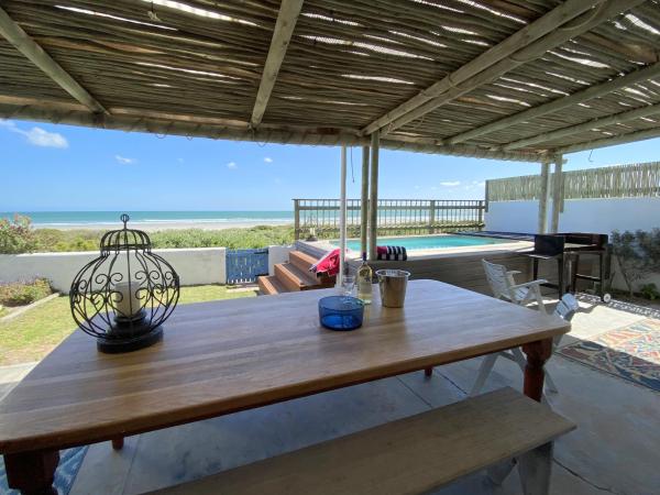 På billedet ses objektet Beach House beliggende i byen Paternoster.