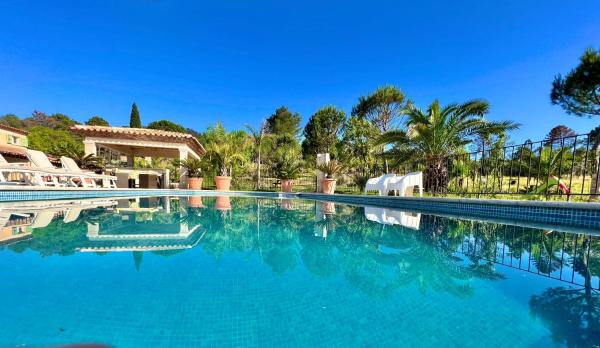 Nella foto è visibile l'oggetto Villa La Source 83 - Room Close to St Tropez situato nella città di Cogolin.