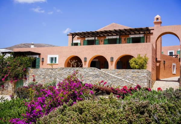 På billedet ses objektet Exquisite beachfront mansion beliggende i byen Ermoupoli.