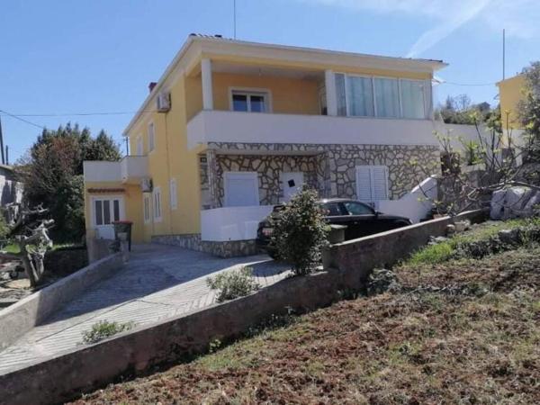 A la foto es mostra l'objecte Apartman S&E situat a la ciutat de Kali.