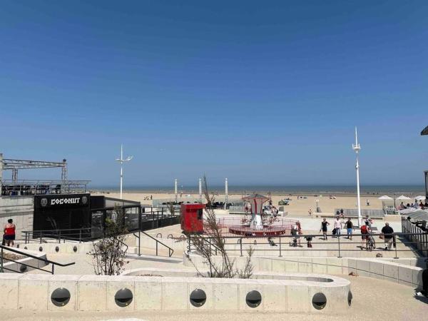 Na fotografii je vidět objekt Ma cabane à la plage de Dunkerque, Duplex bord de mer accès direct plage en rdc, Malo les Bains nacházející se ve městě Dunkerque.