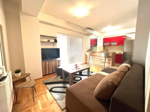 På bildet vises objektet Aleksandra 1 som ligger i byen Usje.