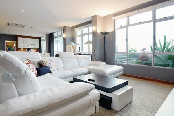 Lavish Retreat: Stylish & Scenic Penthouse, Johor Bahru