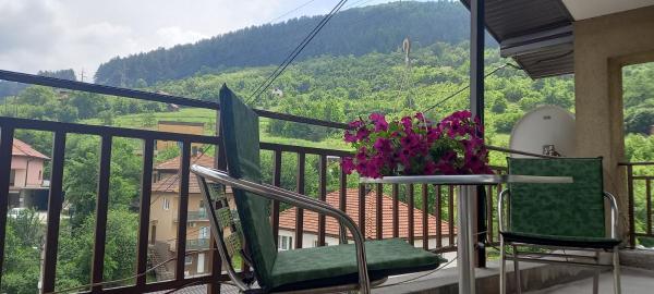 Na zdjęciu widoczny jest obiekt Sunshine Apartments Visoko położony w mieście Visoko.