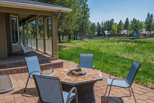 Na zdjęciu widoczny jest obiekt Pony Express - Meredith Lodging położony w mieście Bend.