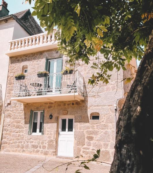 A la foto es mostra l'objecte Mon Petit Coin de Paradis situat a la ciutat de Campuac.