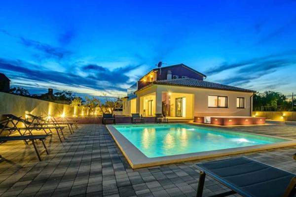 På billedet ses objektet Villa 9 beliggende i byen Marčana.