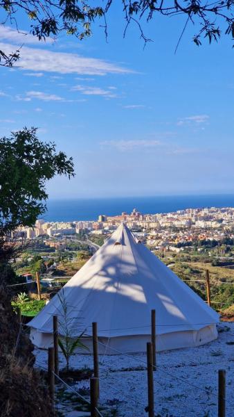 写真にはミハス市にあるGlamping Finca el Olivoが写っています。