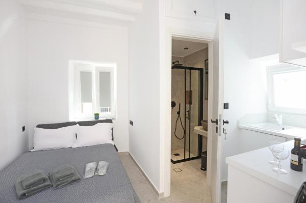 På billedet ses objektet Cozy By Syros Bnb beliggende i byen Ermoupoli.