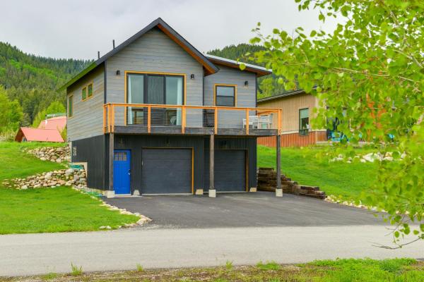 Na fotografii je vidět objekt Quiet Alpine Hideaway with Panoramic Mountain Views! nacházející se ve městě Alpine.
